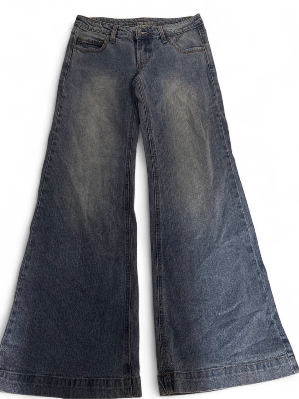 Low rise Y2K flare jeans medium wash